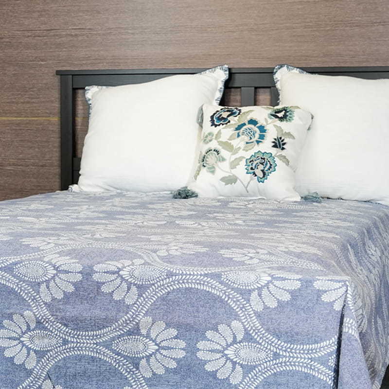 Polyester Yarn Dyed Jacquard Bedspread